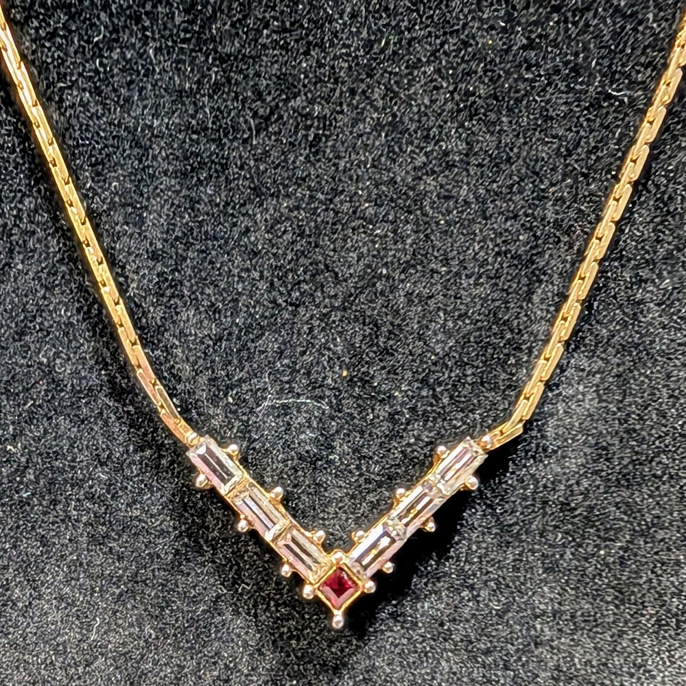 Christian Dior Vintage "V" Gold Necklace With White And Red Crystals - Picture 3 of 8